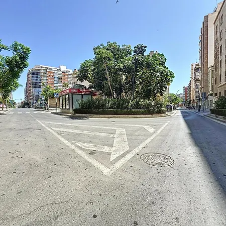 4 Parking Incluido. Apartamento Almería